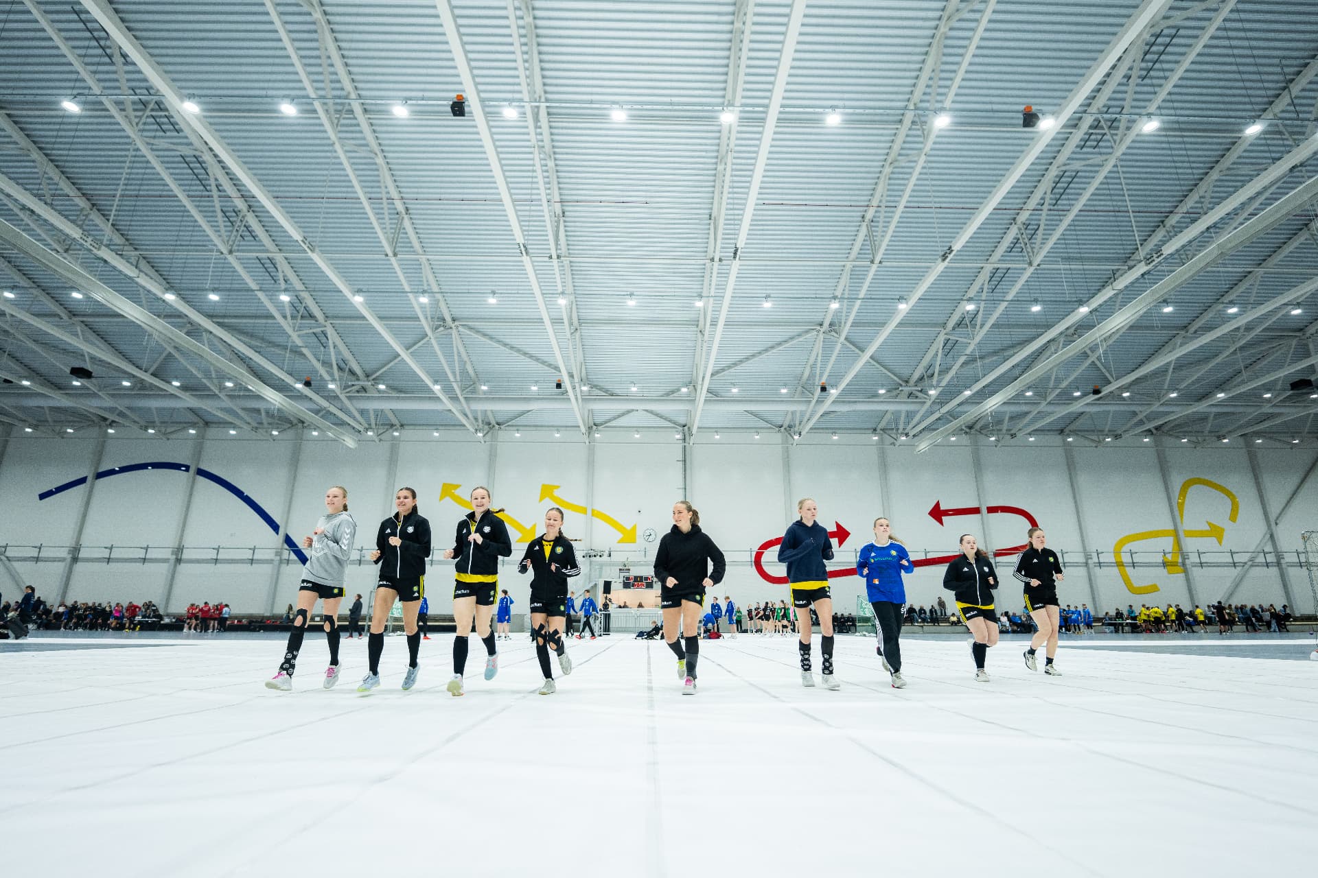 Mobilt sportgolv på plats för spel